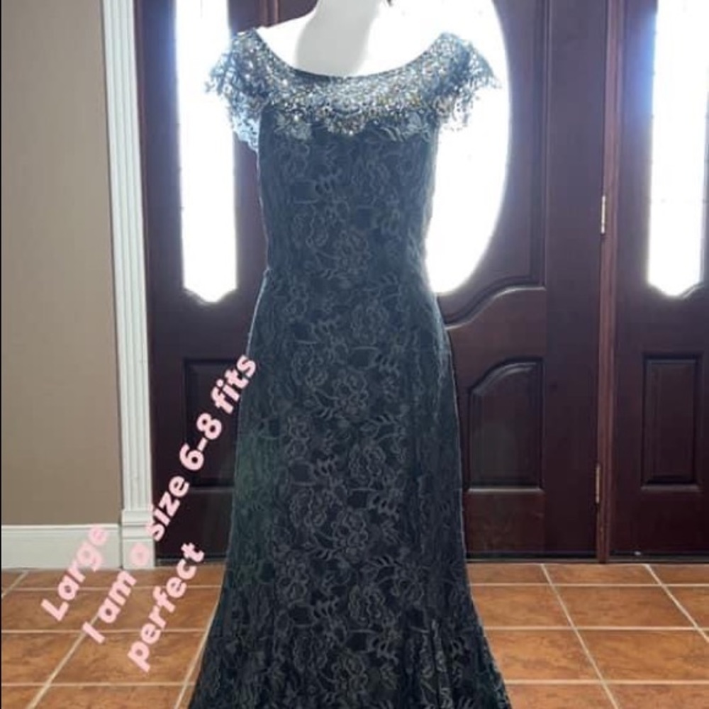 Beautiful grey gown!! Loved it! Fits perfect. I am a 6/8 in pants medium shirts